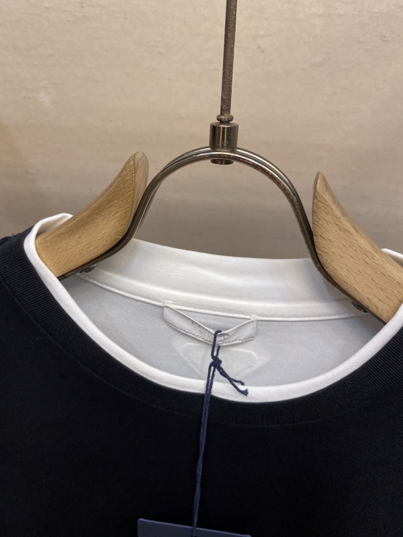 Pra*a sweater